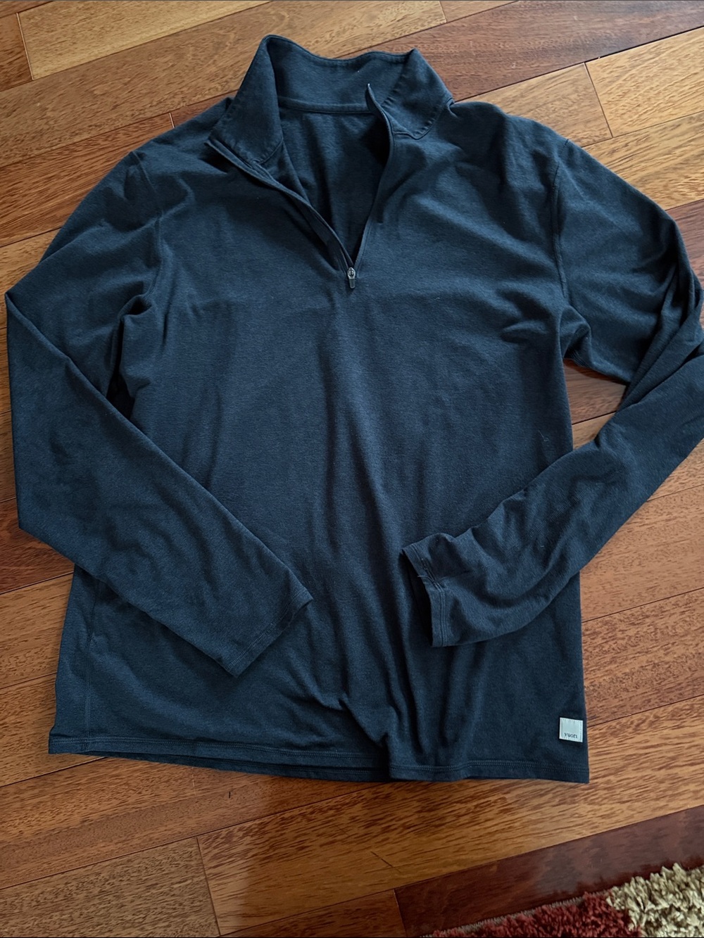 Vuori Quarter-Zip Long Sleeve Pullover - Dark Charcoal size large